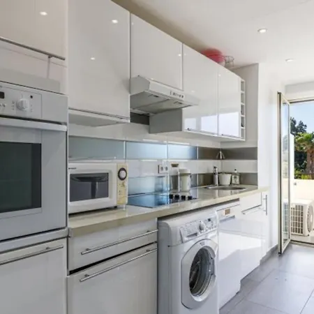 Tamanaco 1-bedroom With Balcony Sea View And Pool *