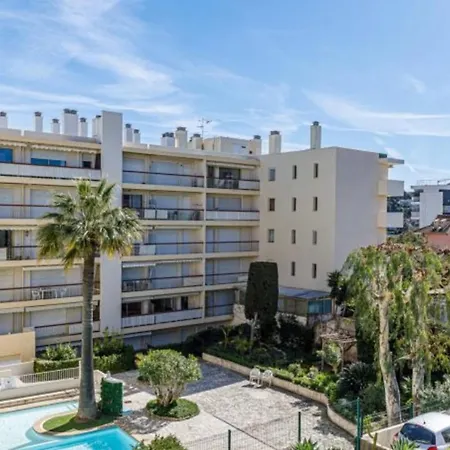 Tamanaco 1-bedroom With Balcony Sea View And Pool *